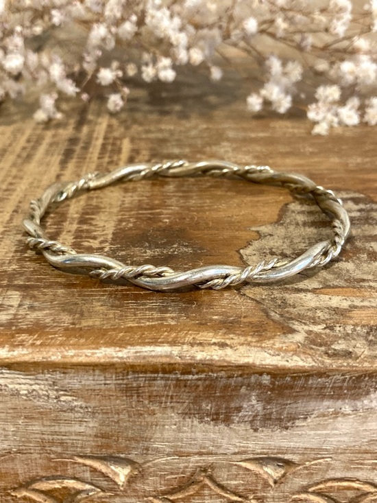 Unknown Jewelry - Twisted Wire Bangle Bracelet - Silver Tone